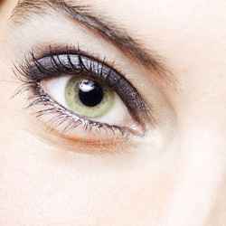 Вечерний макияж для зеленых глаз и русых волос