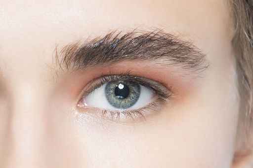 Макияж для увеличения глаз голубые