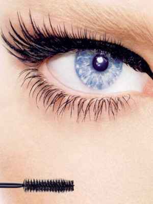 Макияж для брюнетки с голубыми глазами фото
