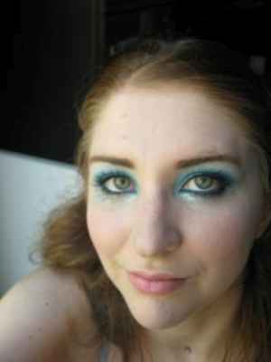 Как красить зелено голубые глаза