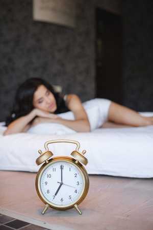 Влияние положения тела во время сна на внутриглазное давление
