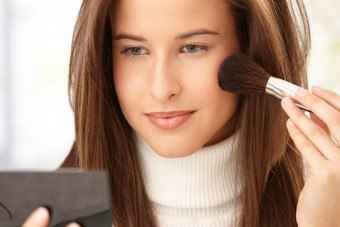 Как сделать красивый макияж самой себе фото карие глаза в домашних условиях