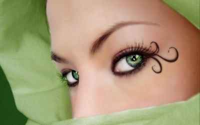 Макияж для рыжей девушки с зелеными глазами