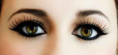 Макияж для зеленых глаз с нависшими веками брюнетка после 50 лет видео